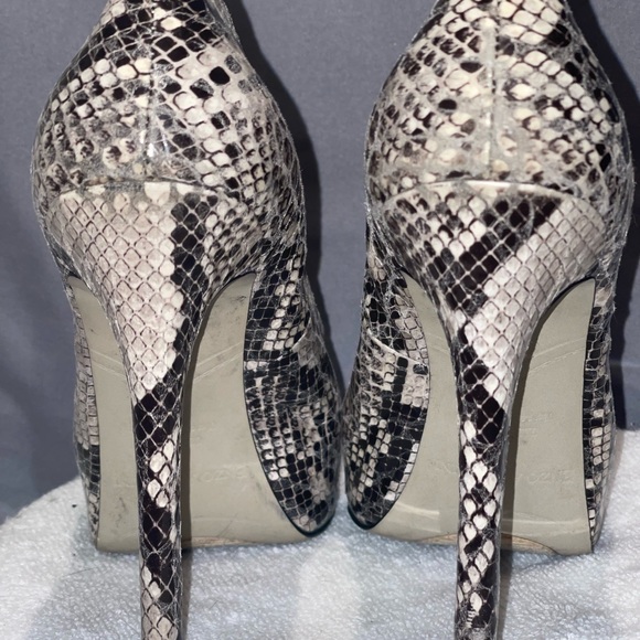 Enzo Angiolini Snake Open Toe Heel - Picture 3 of 3